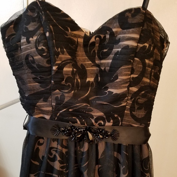 NWT Betsy & Adam Gown - Picture 3 of 4